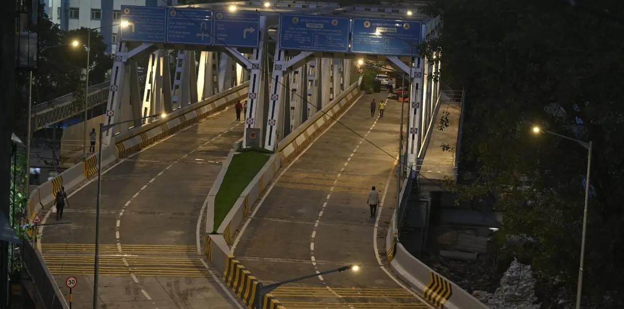 CM Fadnavis inaugurates Sindoor Flyover, formerly known as Carnac Bridge