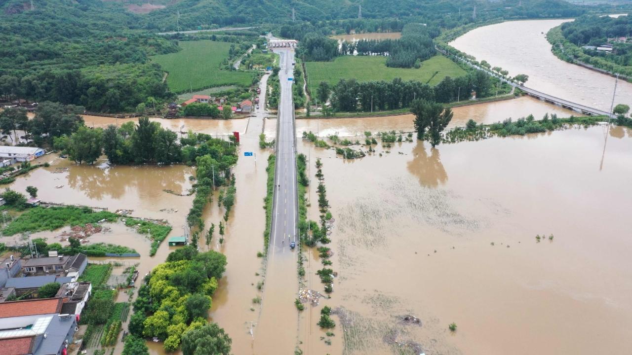 As of Monday night, Beijing's municipal flood control headquarters activated the highest level of its citywide flood control emergency response mechanism