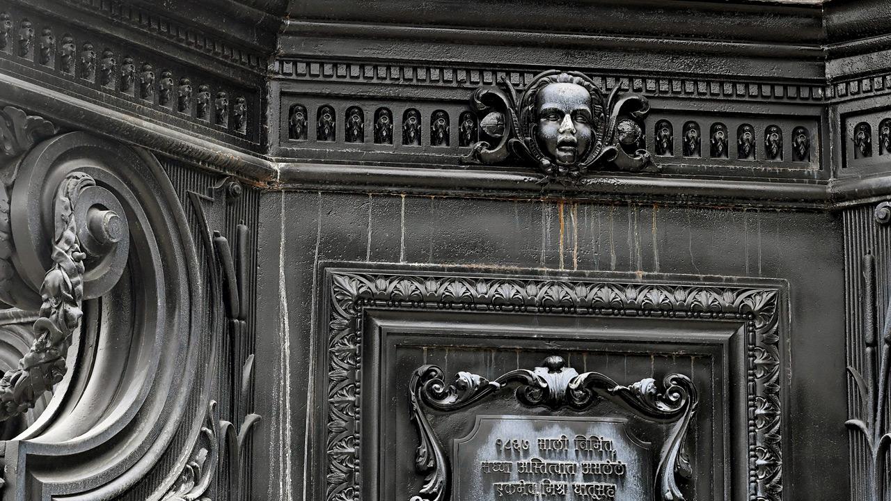 Visible brown streaks on the 157-year-old Fitzgerald Fountain. Pics/Ashish Raje