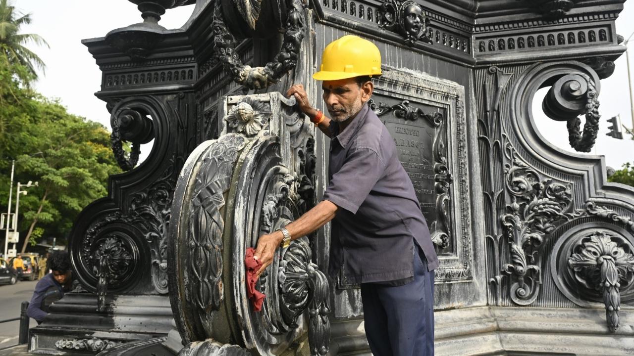 According to the Brihanmumbai Municipal Corporation (BMC), the fountain’s three-year maintenance contract expired in March this year and is yet to be renewed