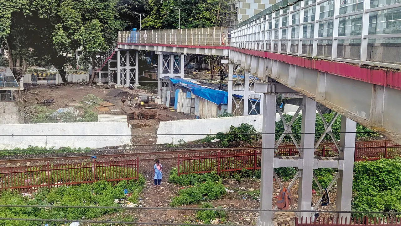 Rs 7.8 cr foot over bridge, yet people use hole in wall!