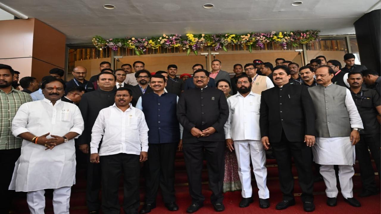 Justice BR Gavai along with Maharashtra CM Devendra Fadnavis, Deputy CMs Eknath Shinde and Ajit Pawar, Speaker Rahul Narwekar, and Leader of Opposition in Legislative Council, Ambadas Danve