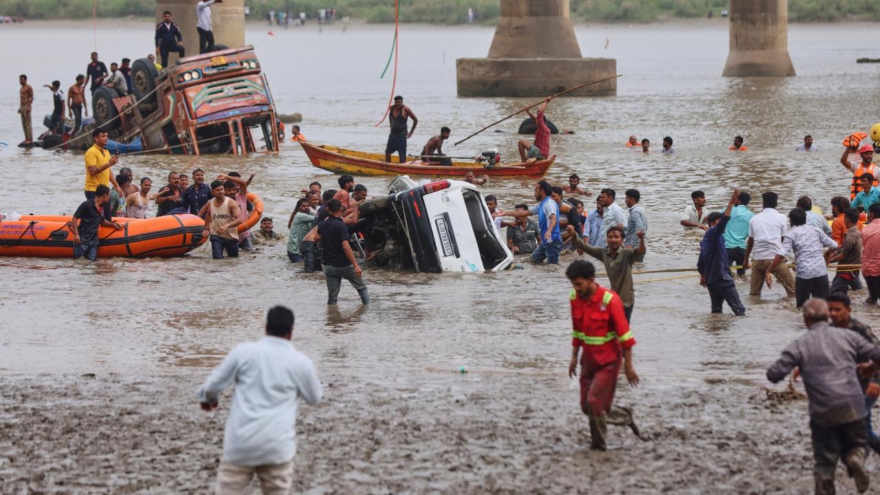 The SP said that a 10 to 15 metres long slab of the bridge came crashing down at around 7.30 am