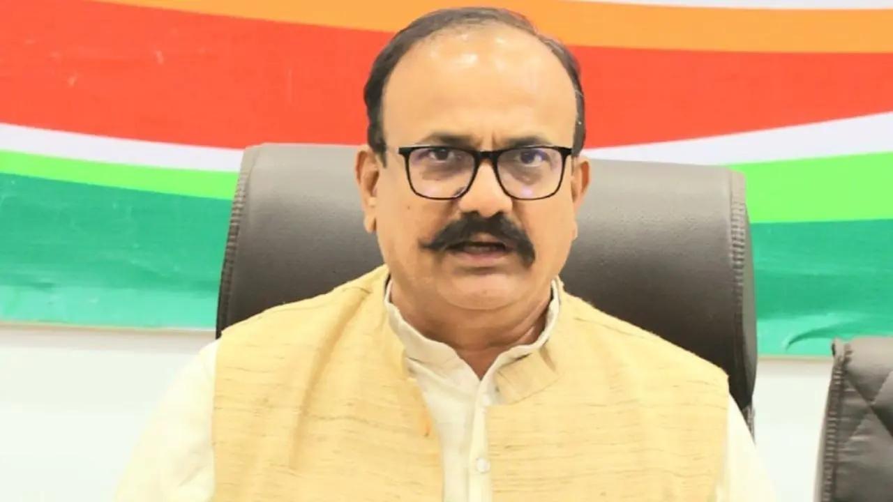 Maharashtra agriculture min row: Congress slams govt's 