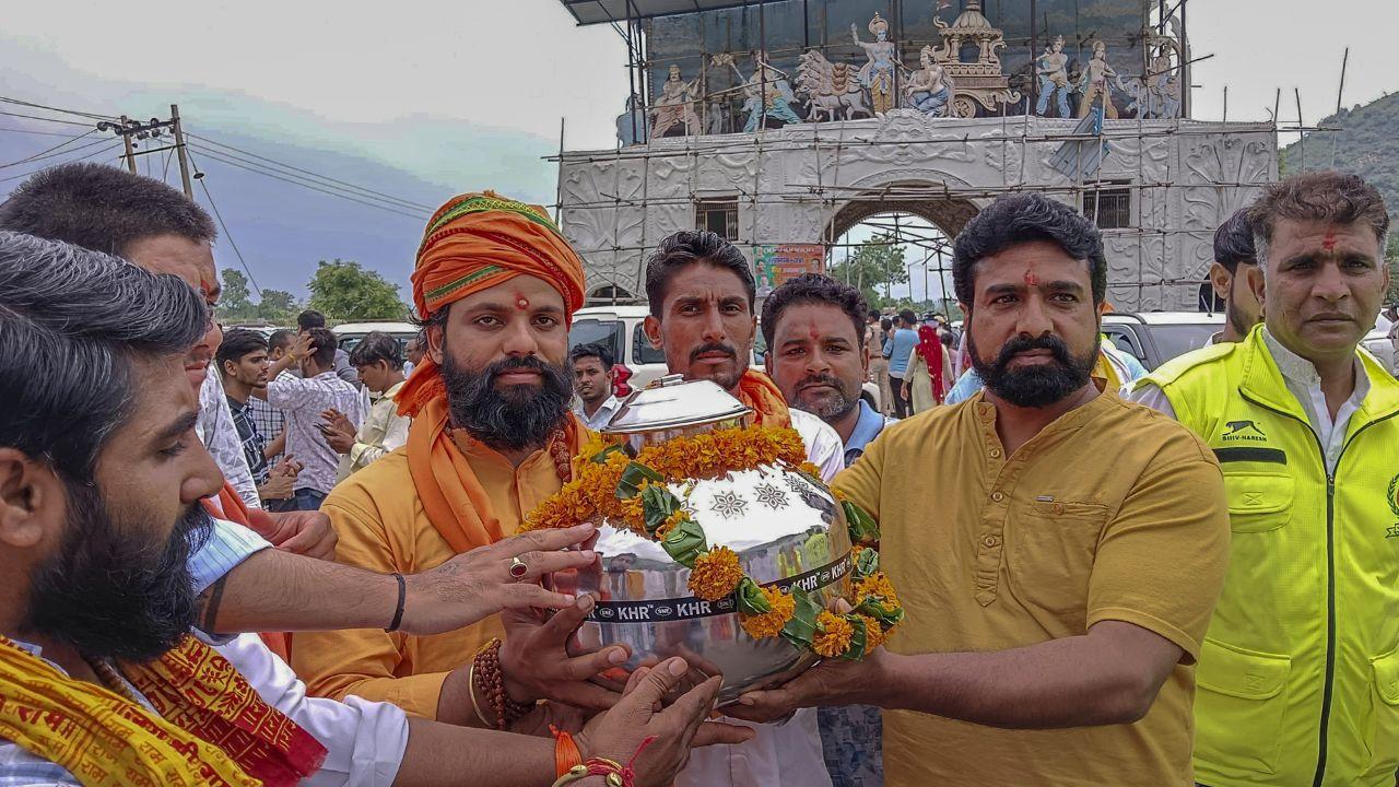 Nuh Deputy Commissioner Vishram Kumar Meena confirmed that the yatra finished smoothly and peacefully, thanking all communities for their cooperation
