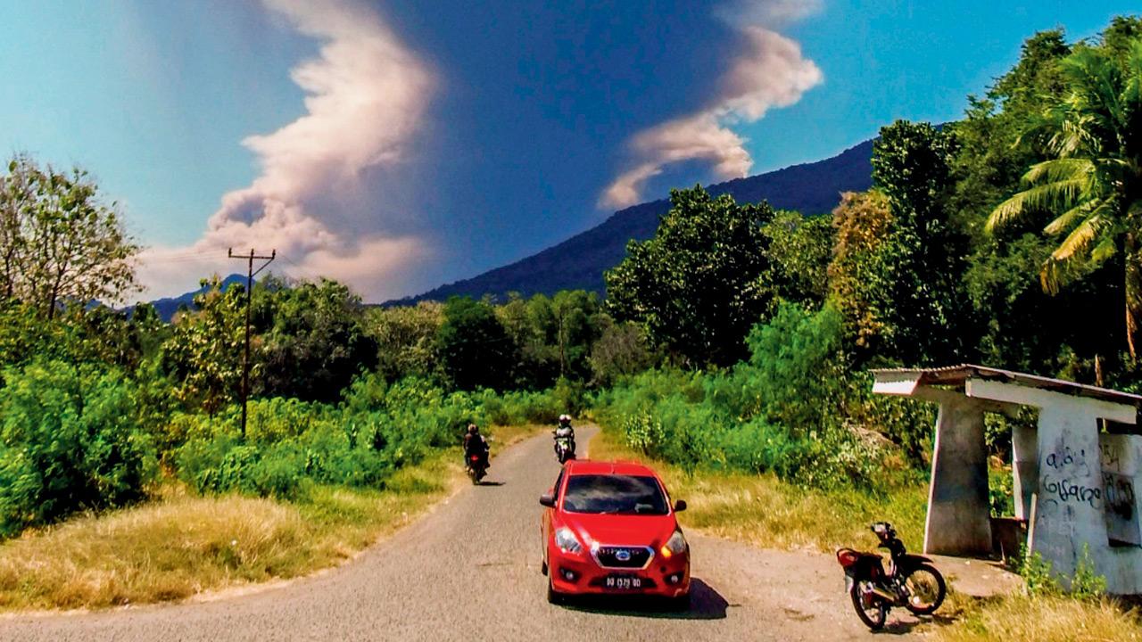 Indonesia’s Mount Lewotobi Laki Laki erupts