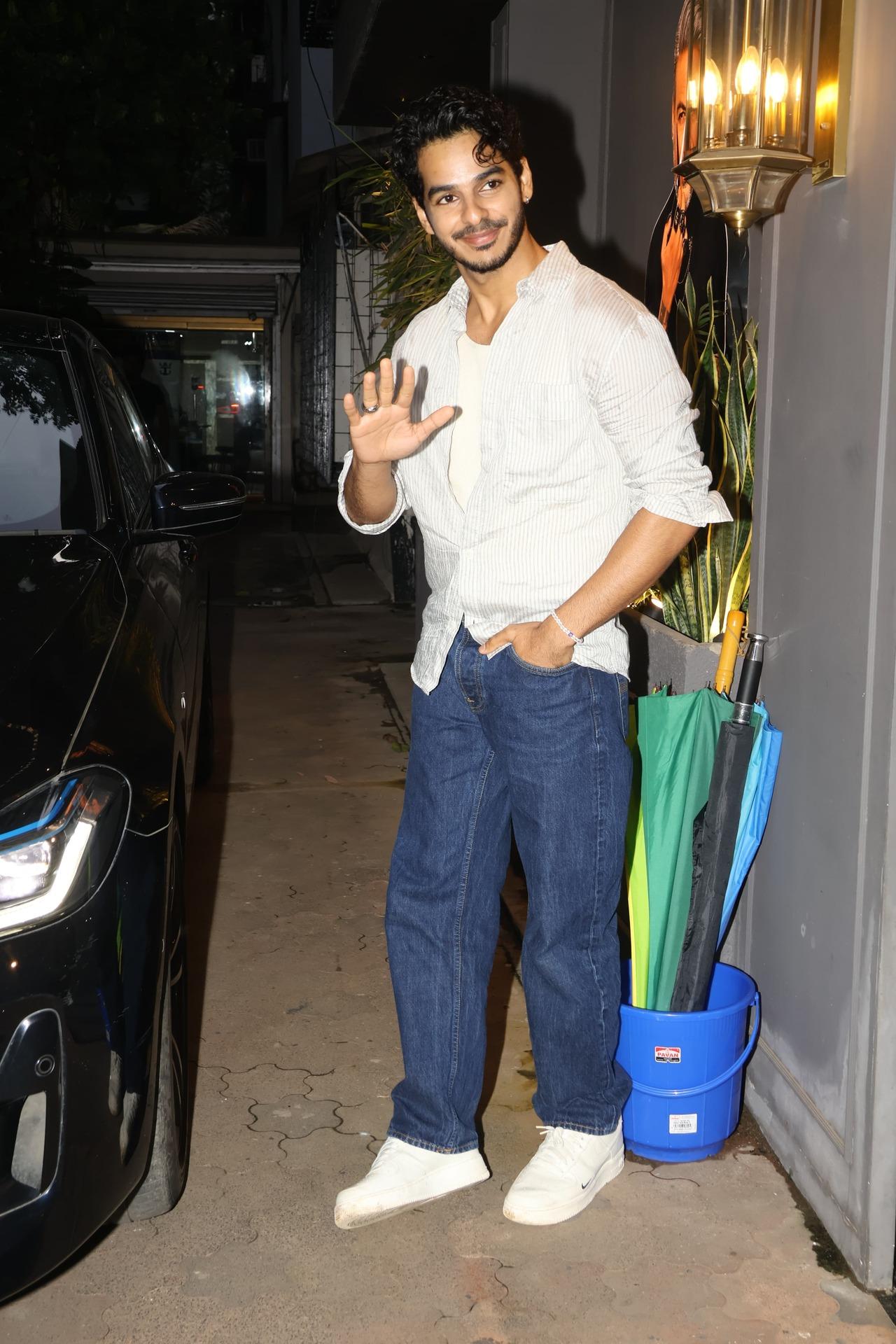Hold up, the dapper is busy posing. Ishaan spotted in the city wearing a classic shirt and denim