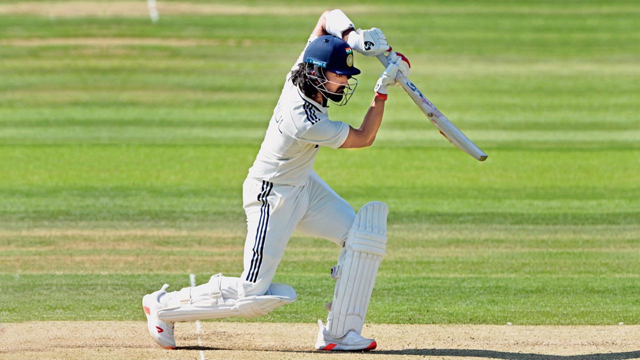 Rahul smashes half-century despite fall of wickets at regular intervals
