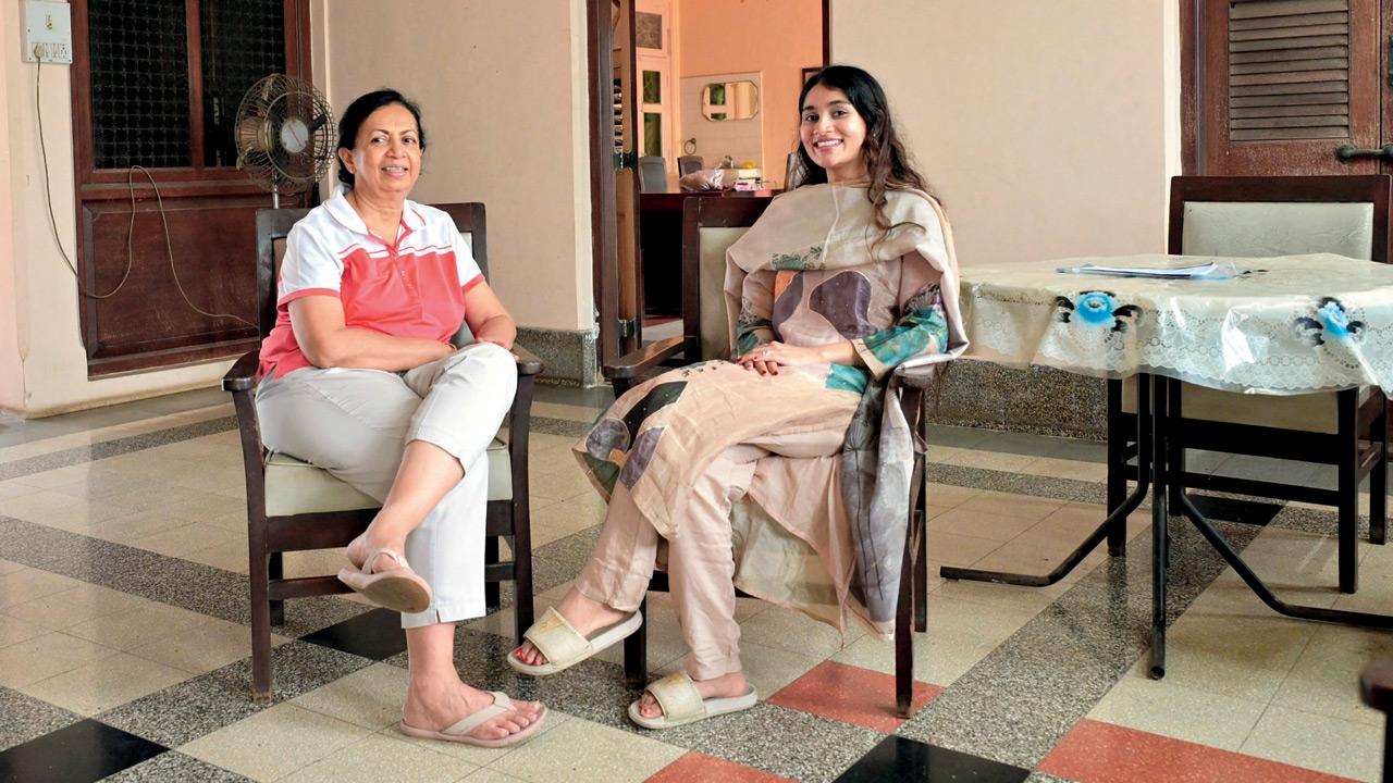 Kalyanji Shah’s descendants, Namita Vyas (left) and Ayesha Shah, on the family floor