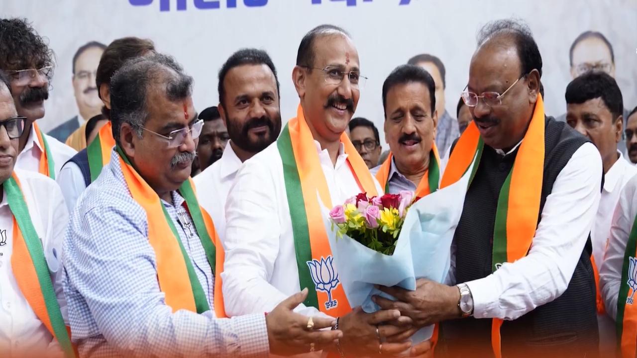Former Dhule MLA Kunal Patil switches to BJP from Congress