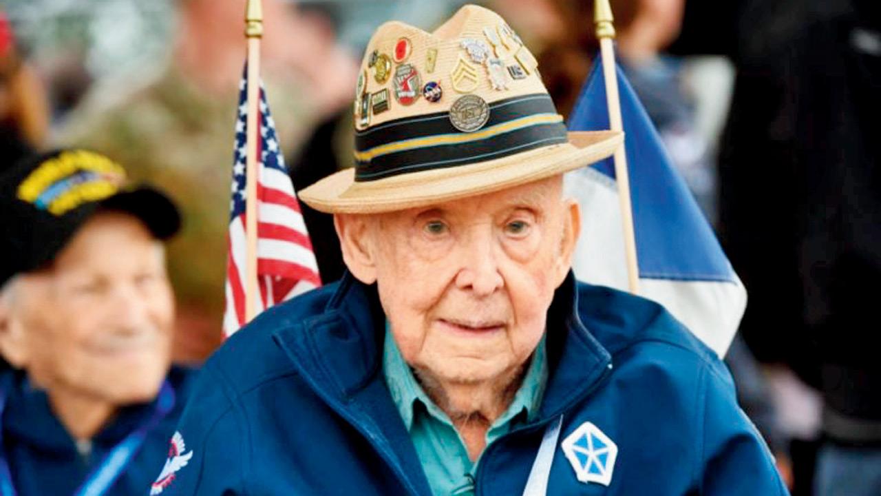 US D-Day veteran and TikTok star ‘Papa Jake’ Larson dies