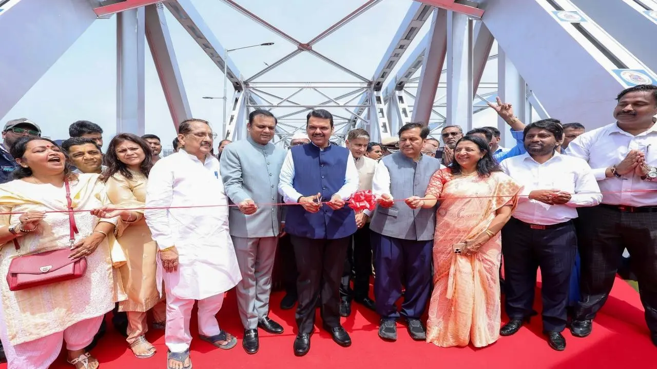 IN PHOTOS: Devendra Fadnavis inaugurates Sindoor Flyover in Mumbai