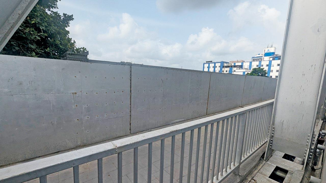The Sindoor bridge’s footpath, which is yet to be opened