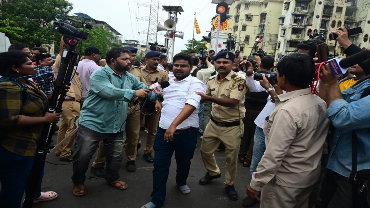 MNS takes out rally to counter traders' protest in Mira Road near Mumbai