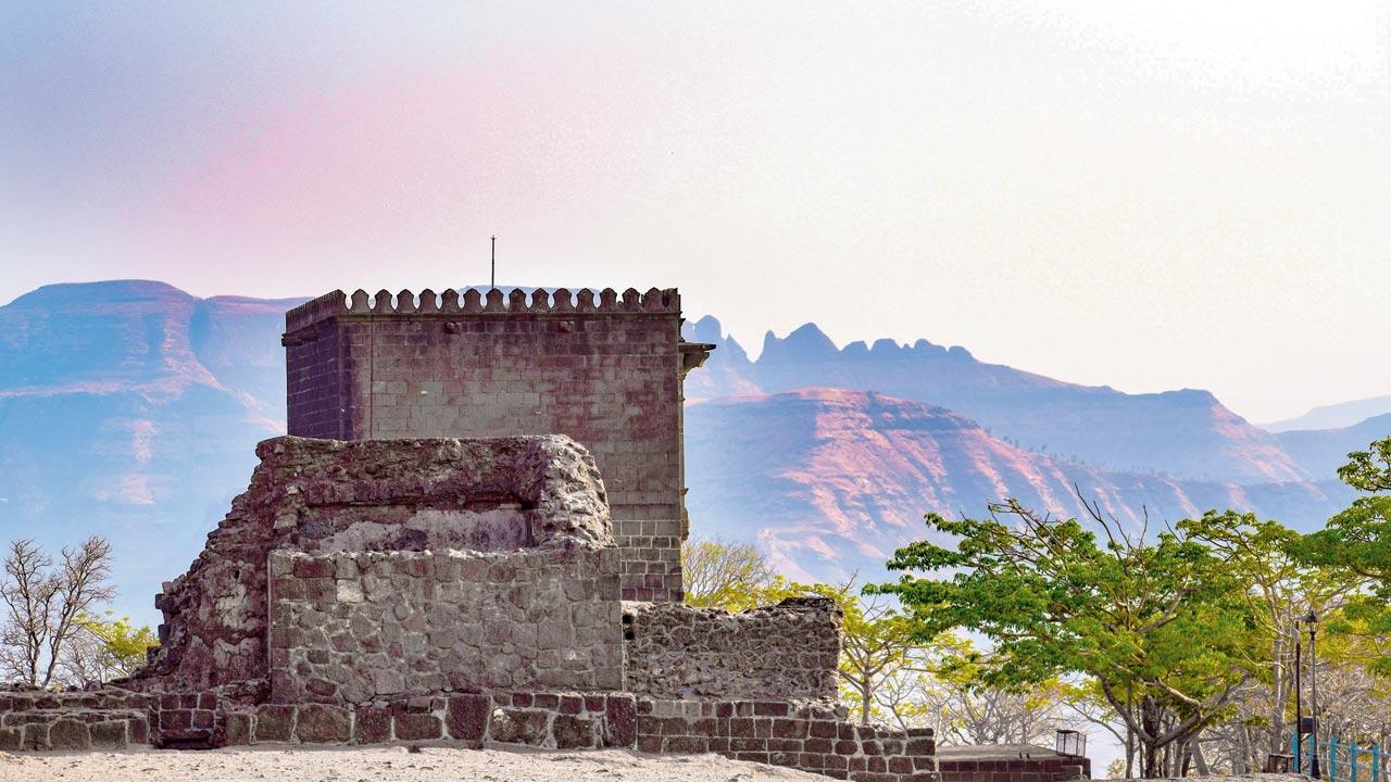 Shivneri Fort