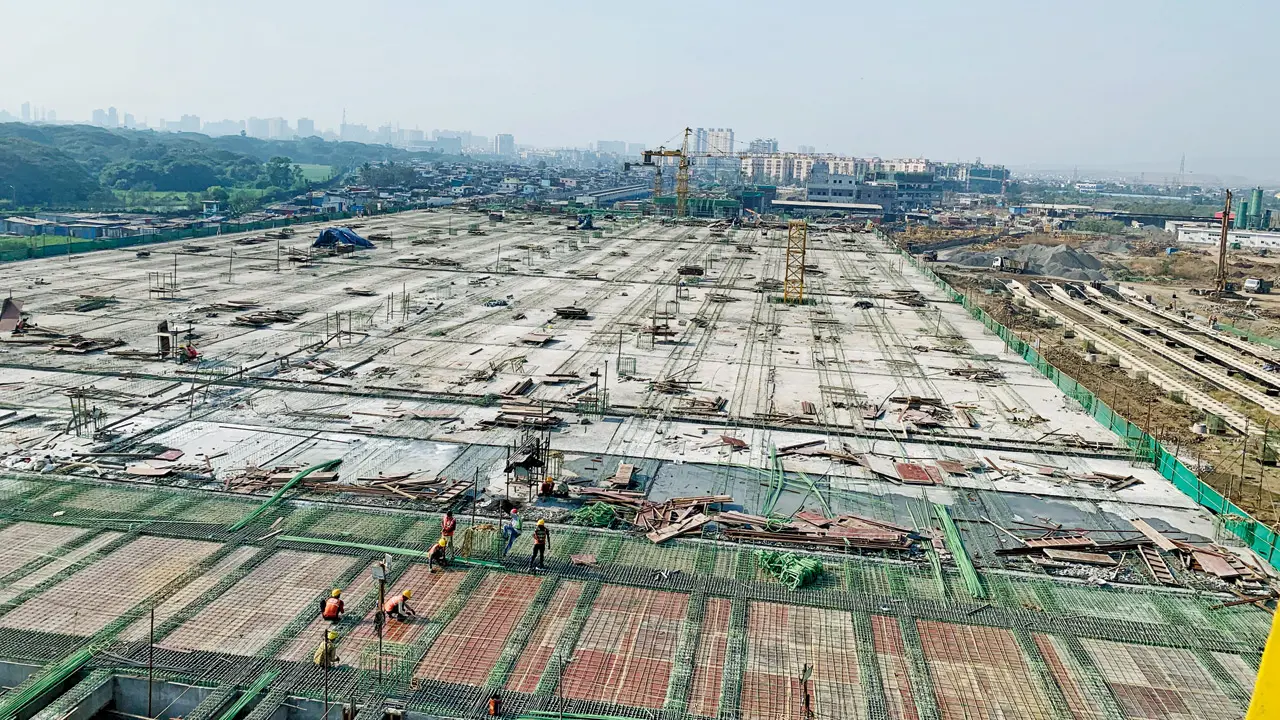 Metro lines ready, but car shed delays stall full use
