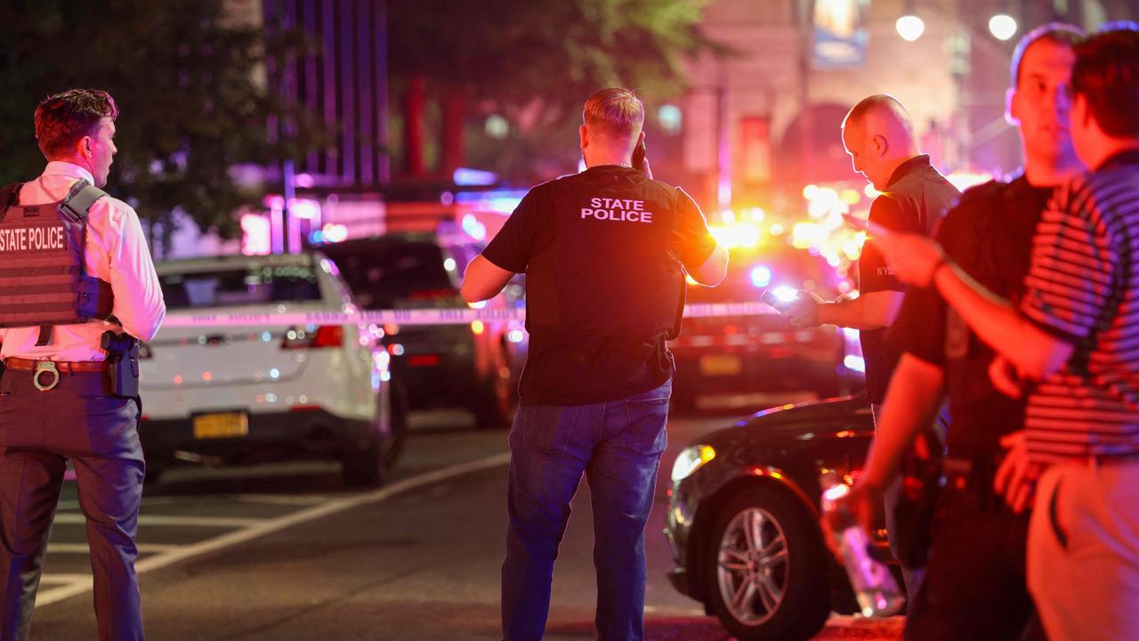 Midtown NYC shooting claims lives of four civilians and one police officer