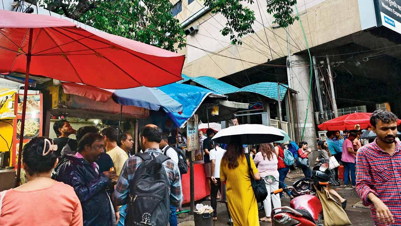 Mumbai: Metro Blue Line 1 exits turn hazardous as hawkers take over footpaths