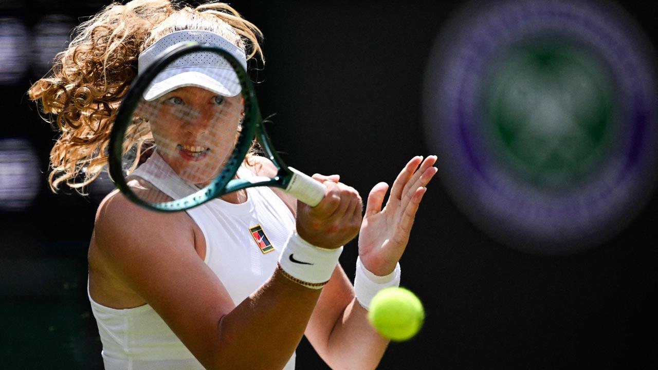 Wimbledon 2025: Andreeva downs Bronzetti, advances to third round