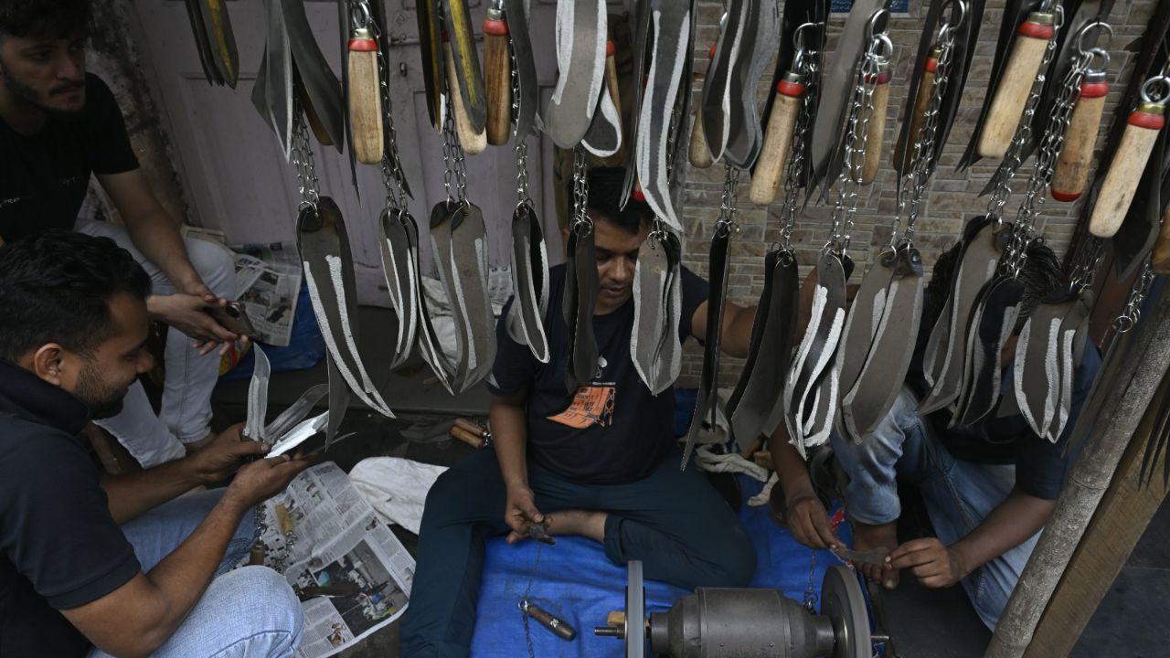 Near the Iranian mosque in Dongri, Shia Muslim devotees gathered to admire religious replicas of Imam Hussein throughout the sacred month of Ashura. Meanwhile the tenth day of Muharram is called the Day of Ashura, and it is widely known as a period of deep mourning. Muslims worldwide observe this day with great respect and reverence