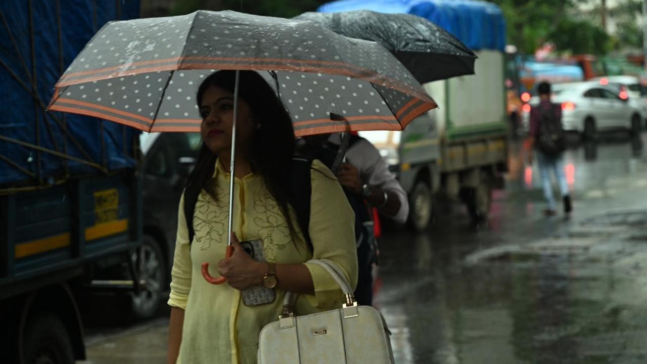 A high tide of 3.33 metres is likely to hit the city at 6.18 pm, while low tides of 2.51 metres and 1.59 metres are expected at 12.36 pm and 1.11 am