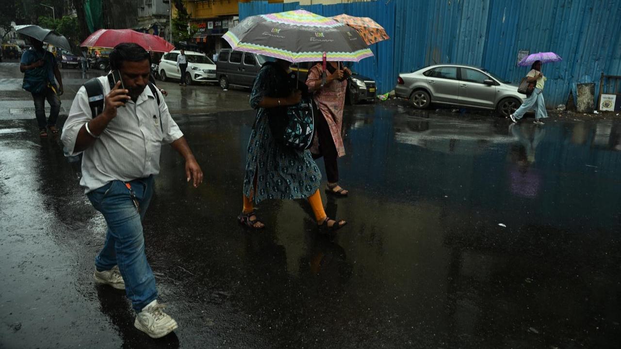 The recorded average rainfall in the 24-hour period starting 8 am Thursday is 17 mm in Island city, 28 mm in the eastern suburbs, and 24 mm in the western suburbs