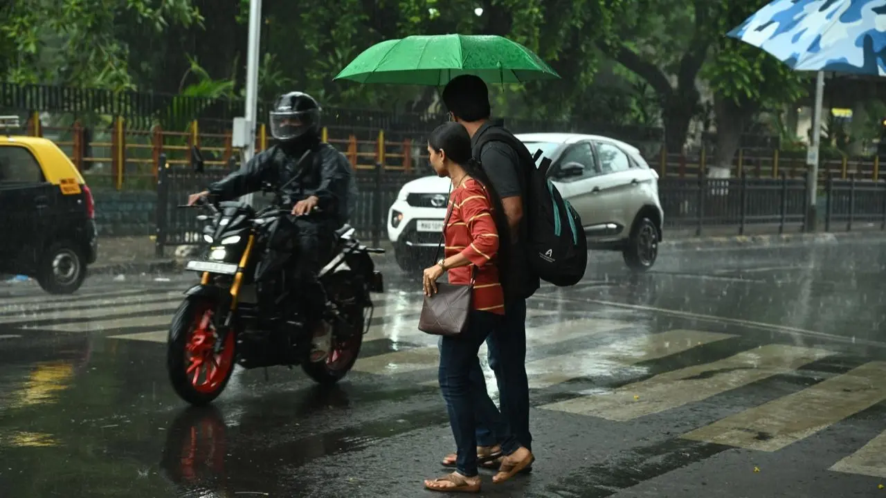Saturday's maximum temperature is expected to hover around 32 degrees Celsius, with minimum temperatures around 27 degrees Celsius