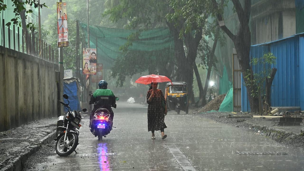 Mumbai weather updates: Heavy rainfall, gusty winds expected across city