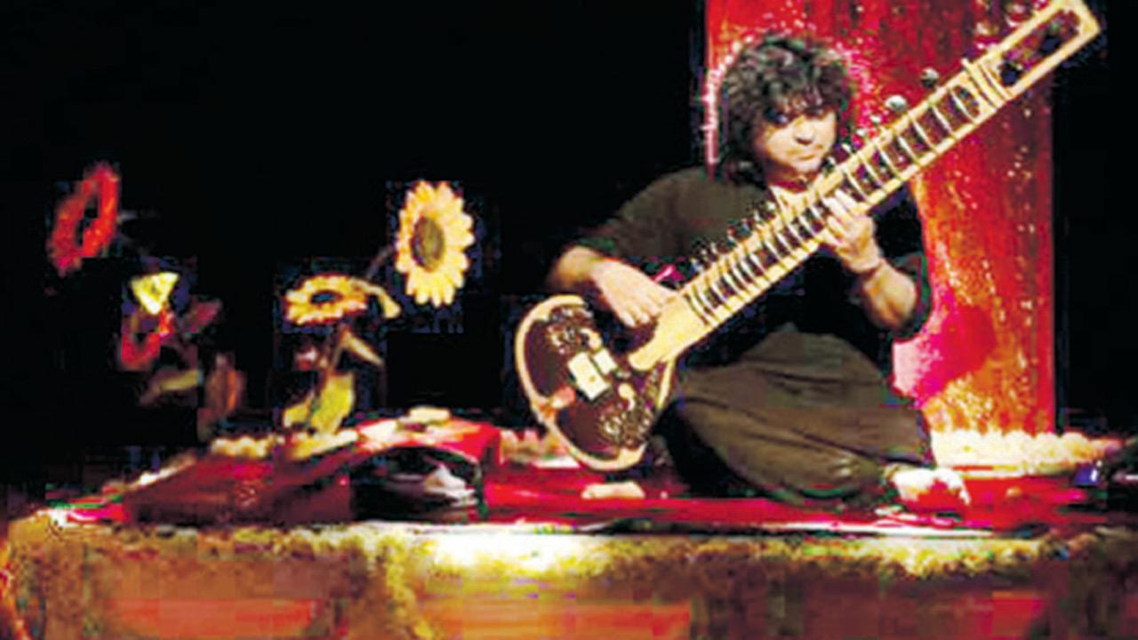 Niladri Kumar performs during a previous staging of the play, Patni