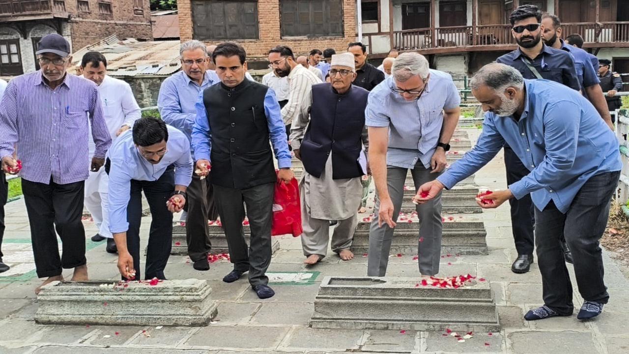 Security forces had sealed the roads leading to the martyrs graveyard from both Khanyar and Nowhatta sides in downtown Srinagar