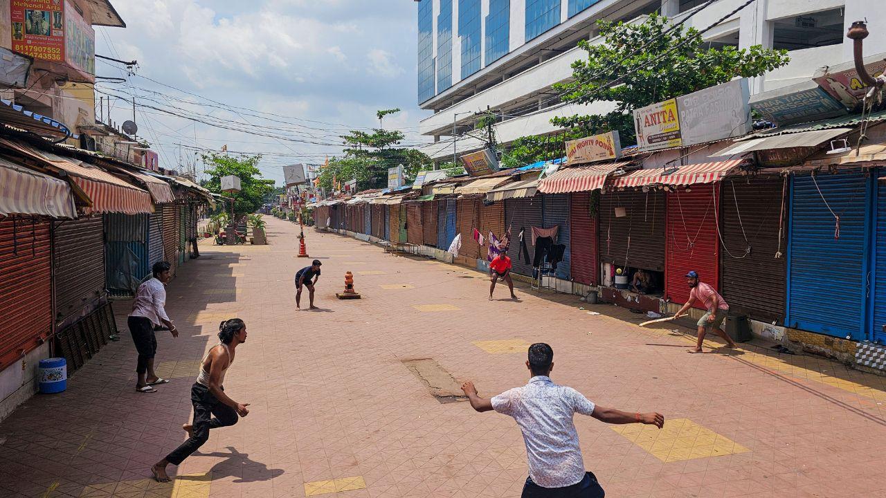 Though over six hours had passed since the strike began, there were no reports of violence or untoward incidents from any part of the state, a senior home department official said, adding that the bandh has mostly affected transport and business sectors