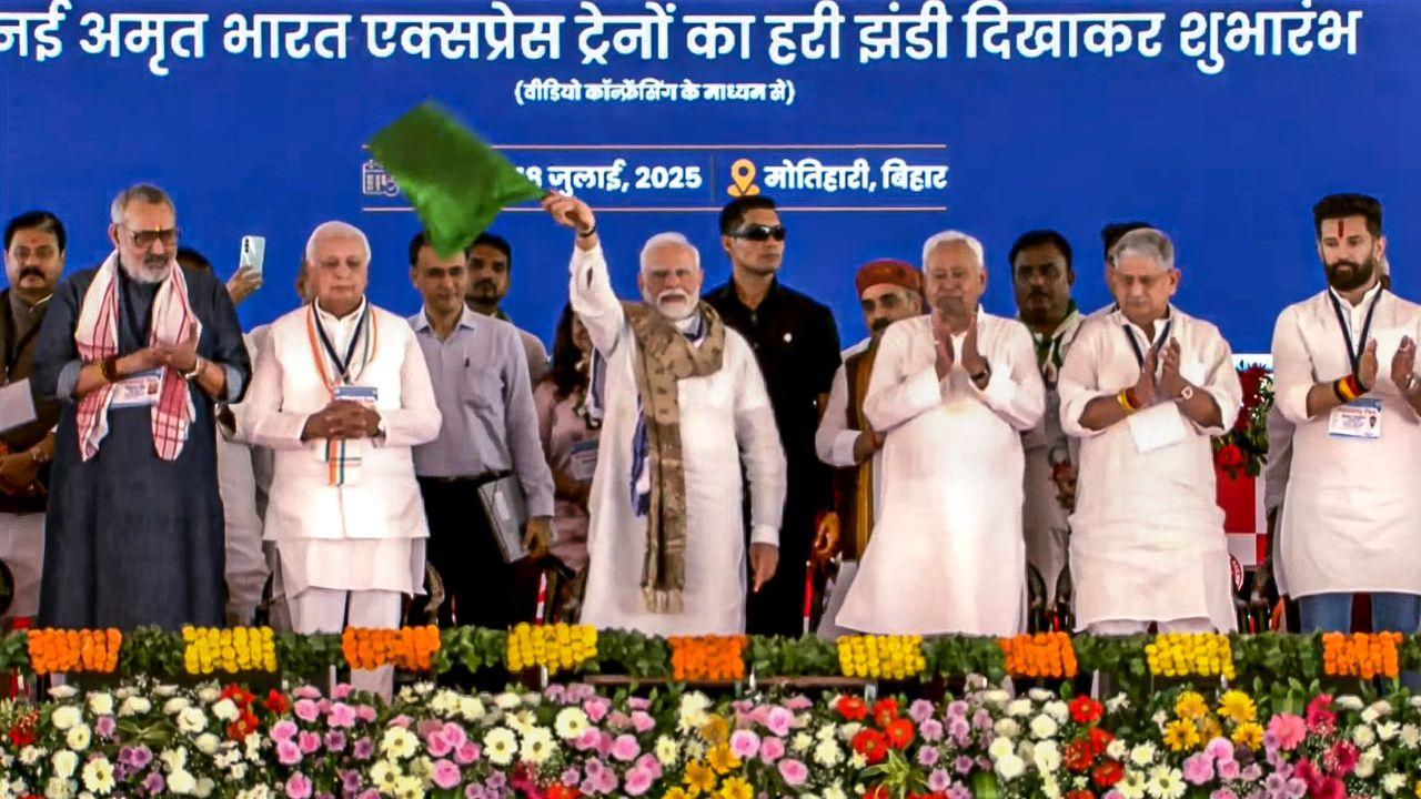 In line with his vision of a future-ready railway network, Modi flagged off four new Amrit Bharat trains between Rajendra Nagar (Patna) and New Delhi, Bapudham Motihari and Delhi (Anand Vihar terminal), Darbhanga and Lucknow (Gomti Nagar) and Malda Town and Lucknow (Gomti Nagar) via Bhagalpur