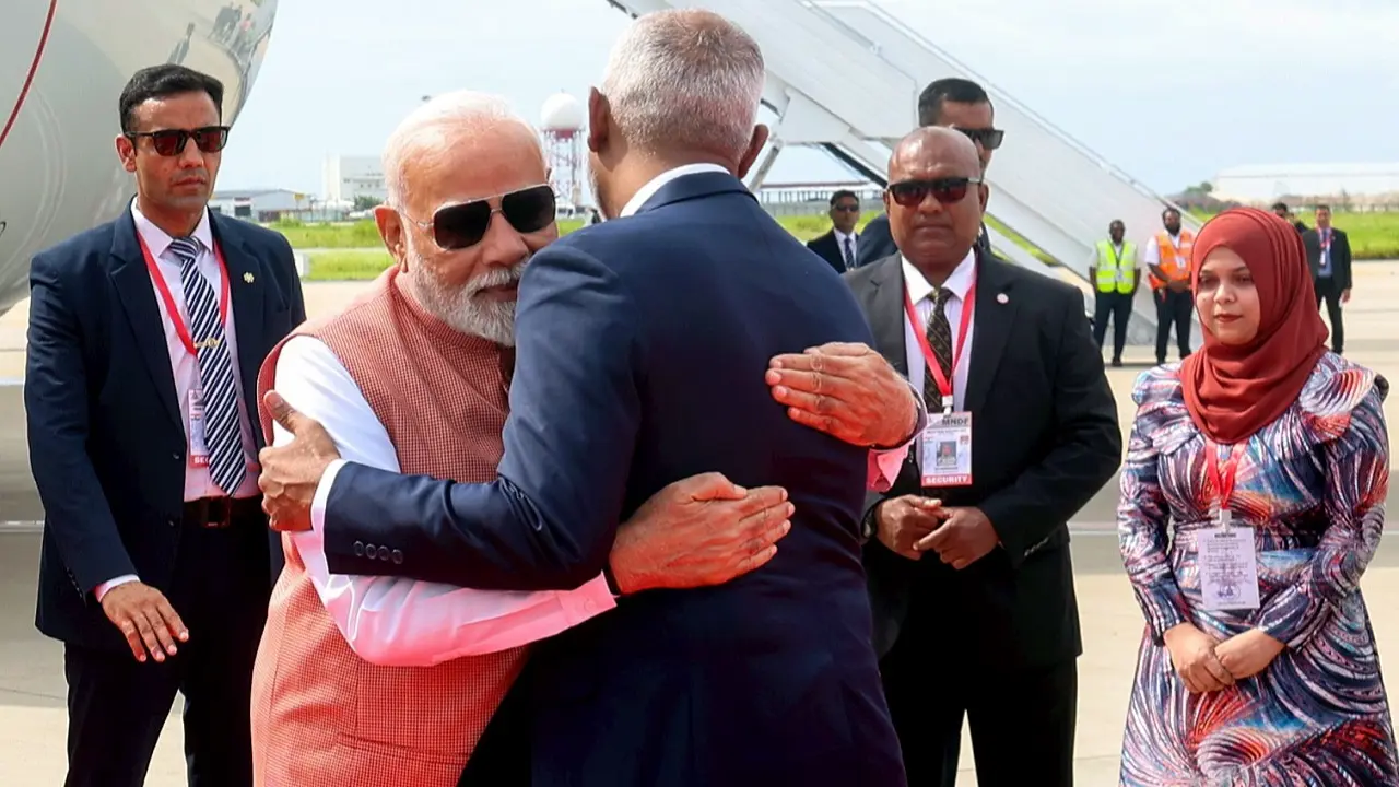 Maldives President Mohamed Muizzu welcomes PM Modi with warm hug in Male