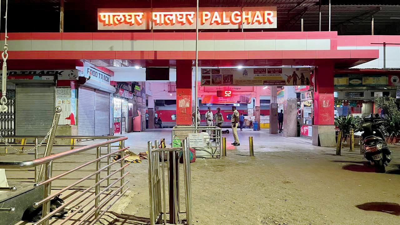 Maharashtra: Passengers protest Valsad halt, say MMR stations deserve priority