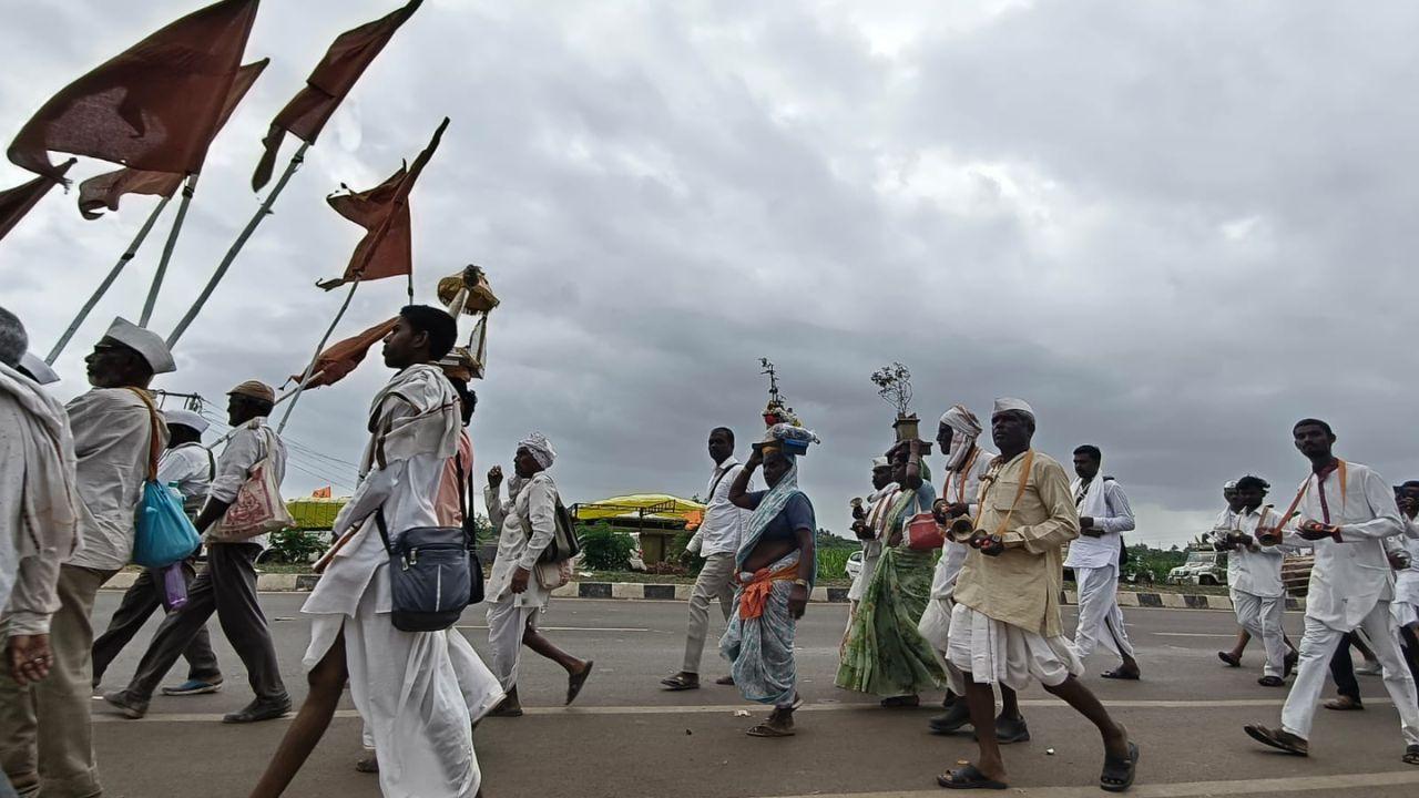 The Pandharpur Wari is a centuries-old journey where Warkaris, or devotees, walk for many days. Along the way, they sing devotional songs and hymns praising Lord Vitthal