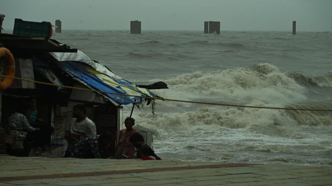 Till 10 pm on Saturday, the Island City recorded an average rainfall of 6.8 mm, while the eastern and suburbs and western suburbs received 11.53 mm and 7.42 mm of rain, respectively