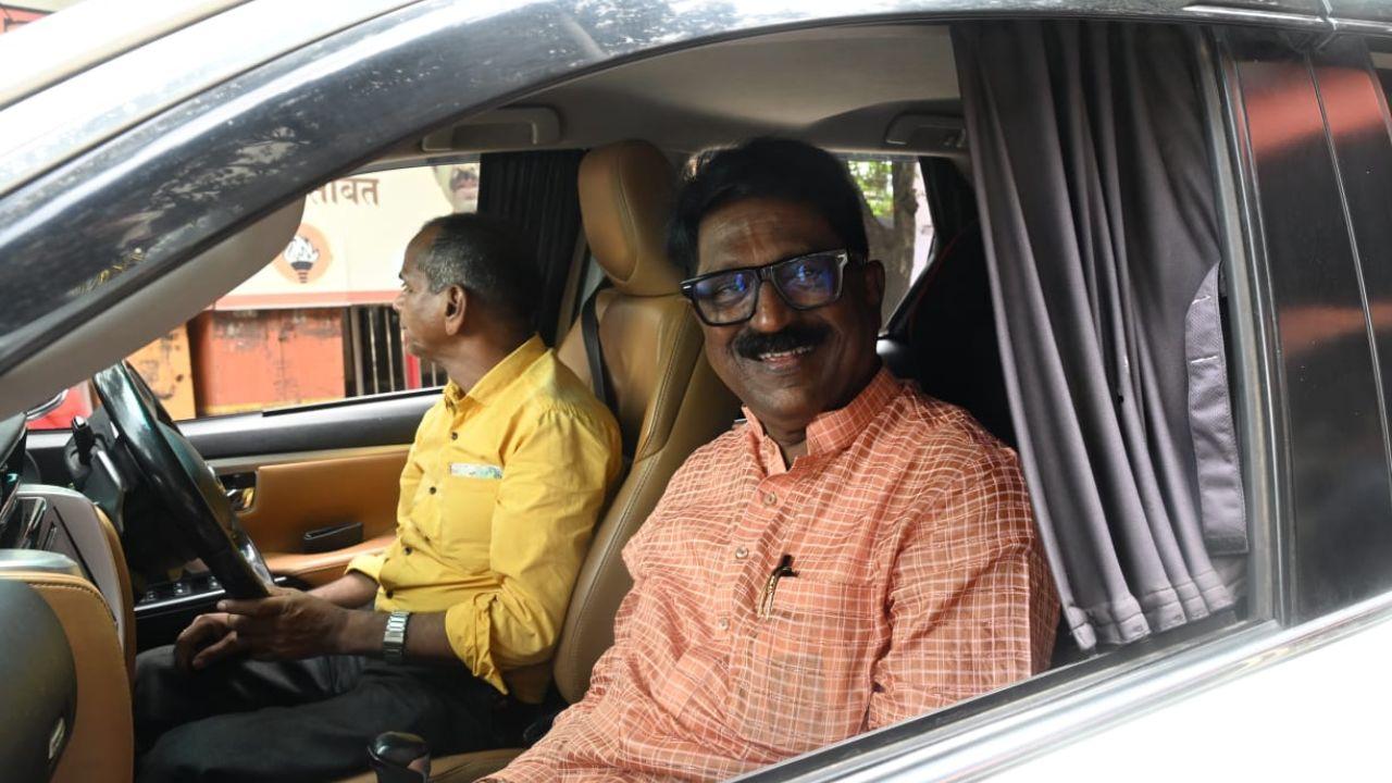 On Guru Purnima, Shiv Sena (UBT) MP Arvind Sawant visited Matoshree to pay tribute to late Balasaheb Thackeray and met Uddhav Thackeray