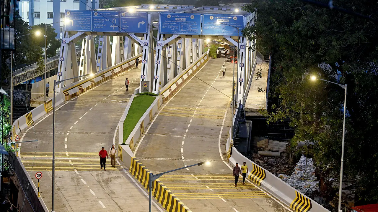 Tyre marks, bumps greet vehicles on newly opened Sindoor Bridge in South Mumbai