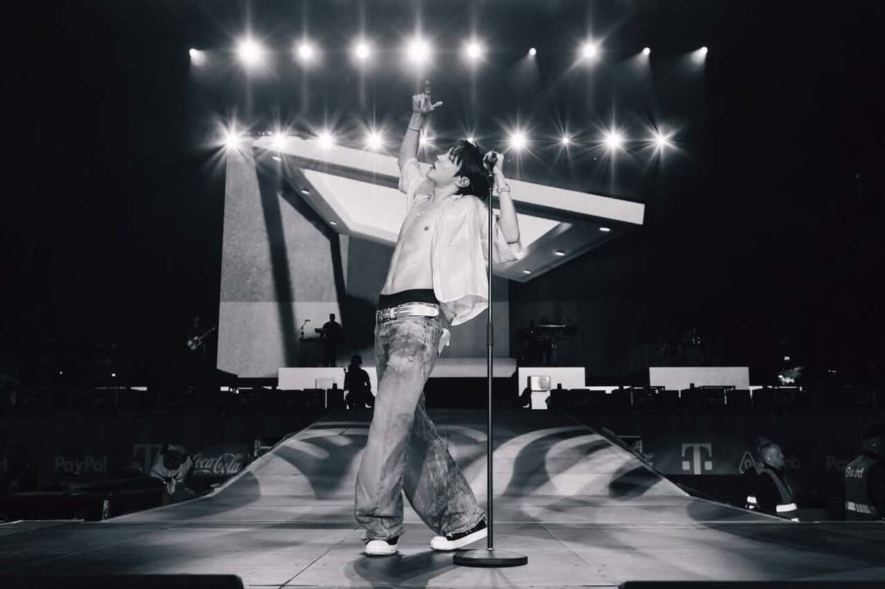 Talking about his performance, he bought the house down by singing his solo and BTS army popular tracks. The idol's performance tracks included What if..., Pandora's Box, on the street and more, along with BTS songs Mic Drop, Dynamite and Butter.