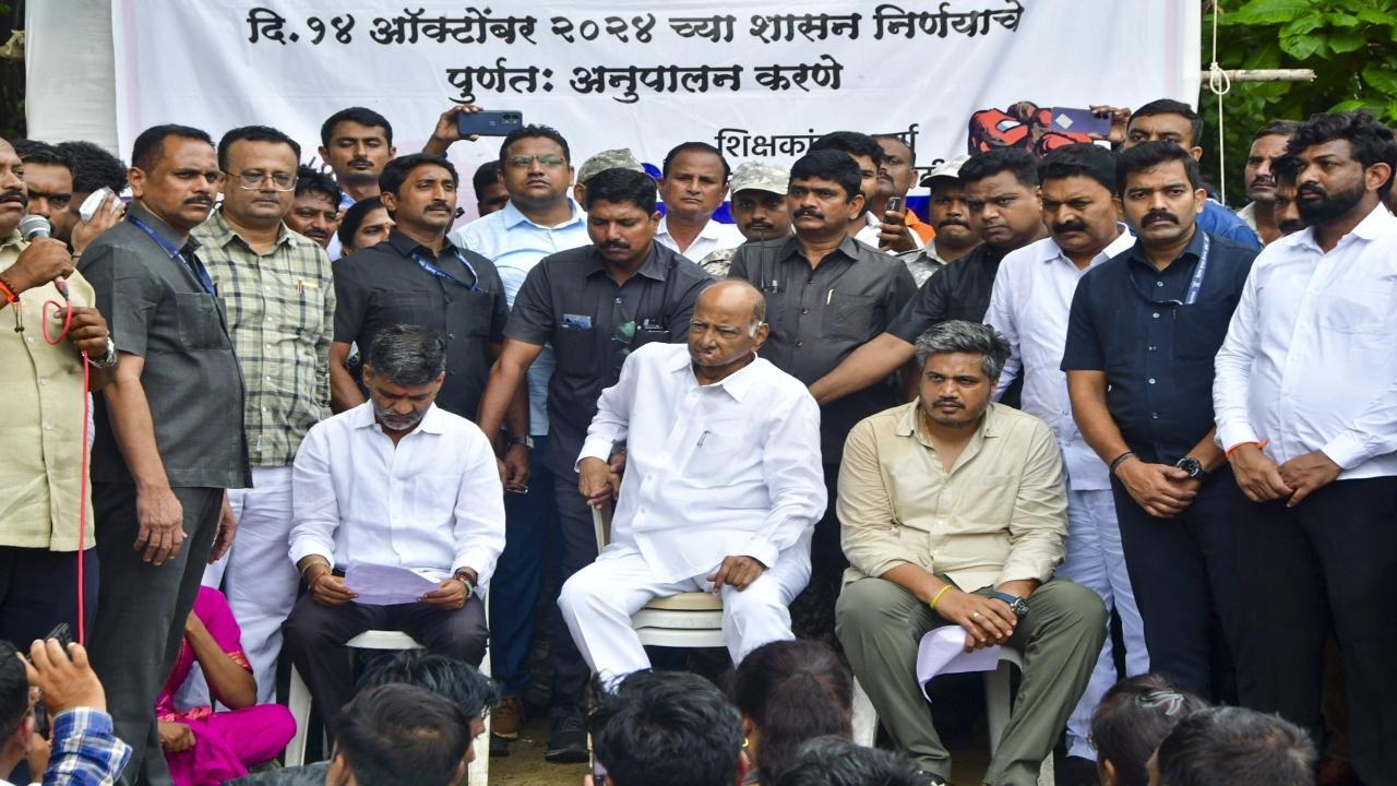 IN PHOTOS: Sharad Pawar joins teachers' protest in Mumbai