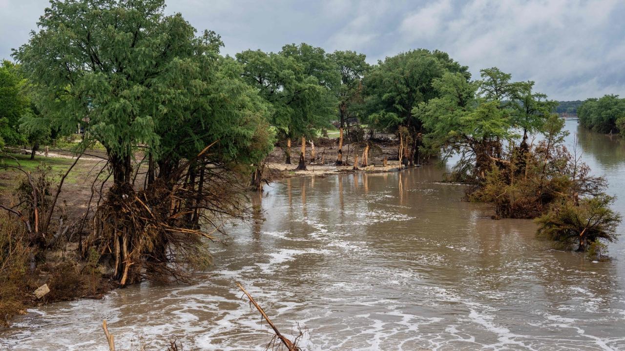 In Photos: Heavy rains in Texas pause search efforts for flood victims