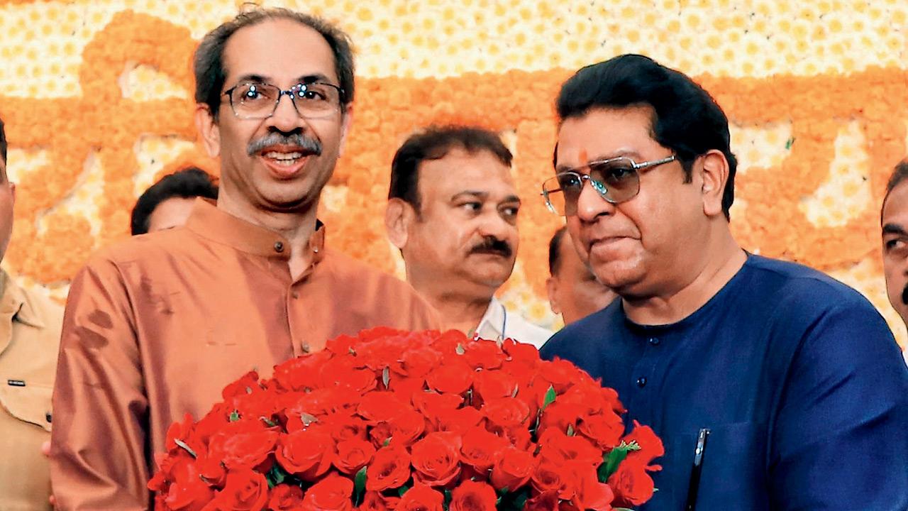 Raj Thackeray visits Matoshree after six years to wish Uddhav on 65th birthday