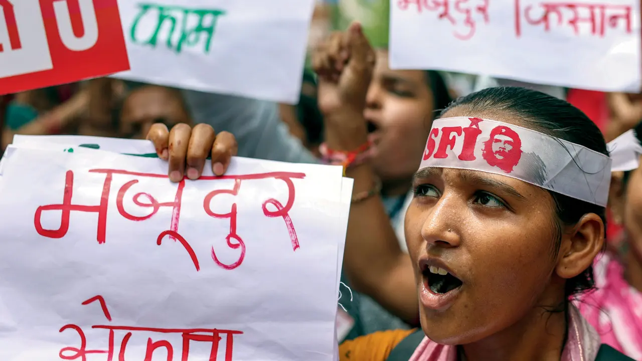 25 crore workers join nationwide strike against Centre’s policies