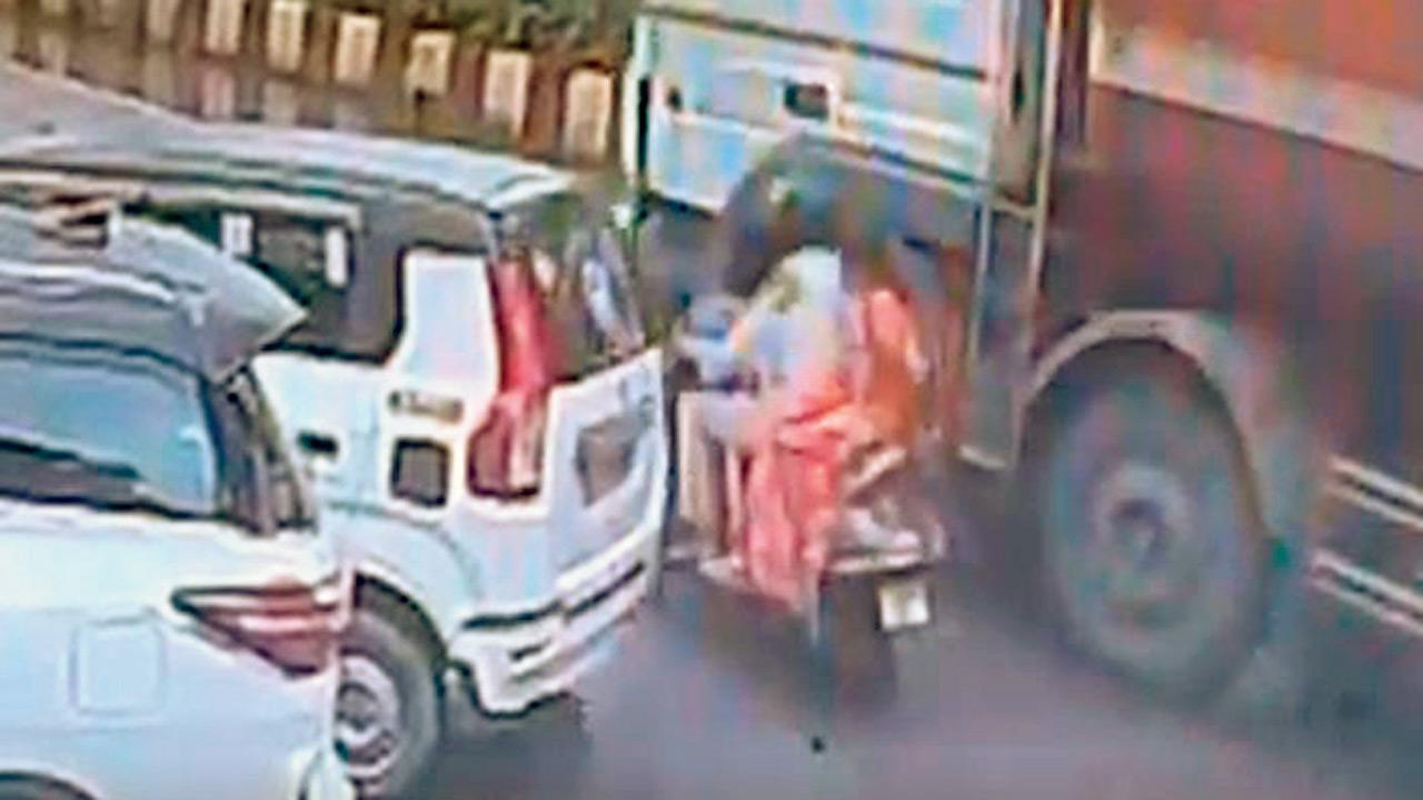 Mumbai: Woman loses her left arm in bike accident near Mira-Bhayandar