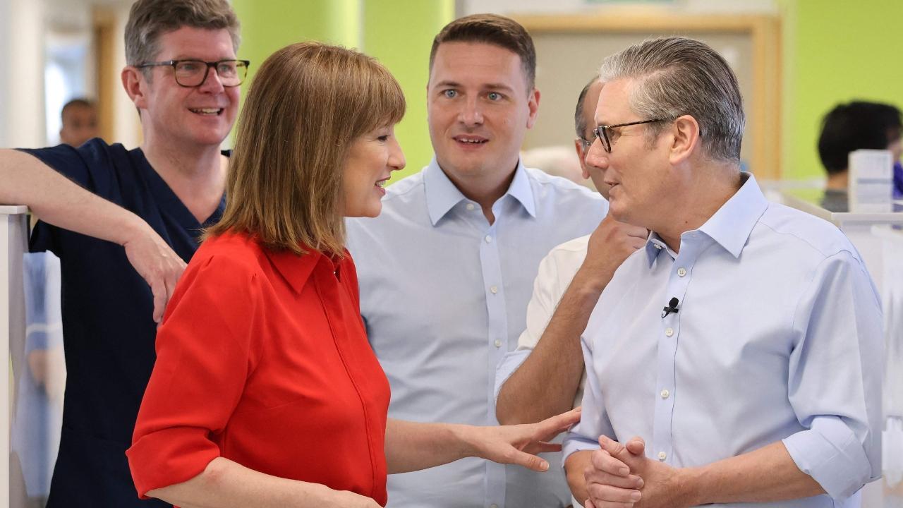 Keir Starmer presents united front with Chancellor after tears in UK Parliament