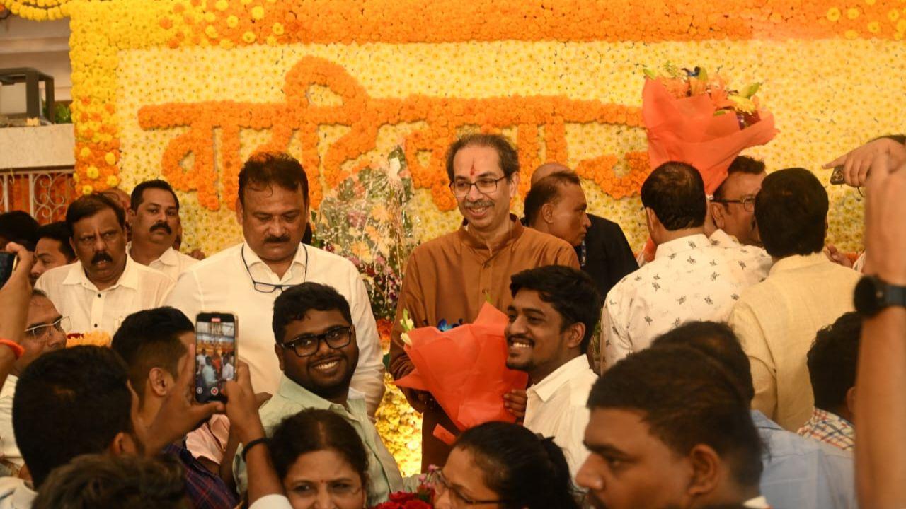 Accompanied by his party's MP, Sanjay Raut, Uddhav Thackeray greeted his cousin at the entrance of Matoshree bungalow, a well-known landmark in Mumbai