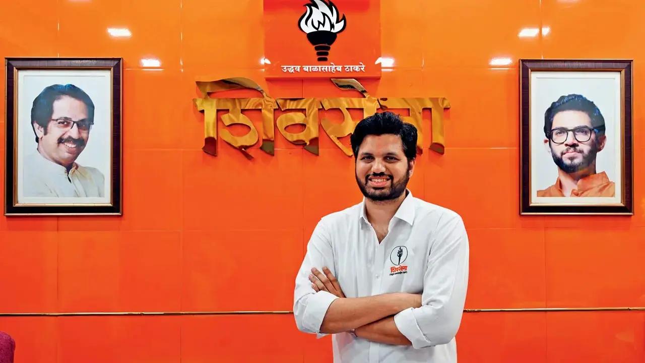 Mumbai: Varun Sardesai slams government over poor condition of staff colonies
