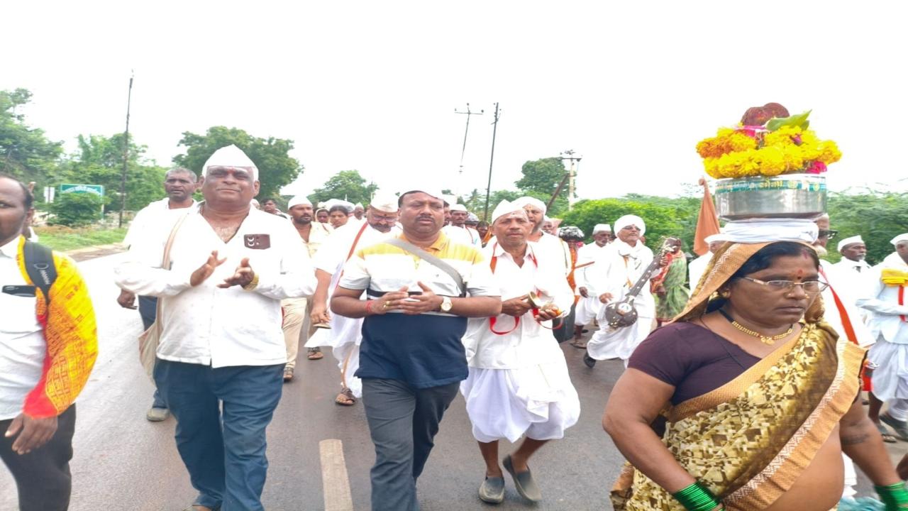 Pandharpur Yatra 2025: In deep devotion, this Dindi from Nanded reflects on its sacred journey