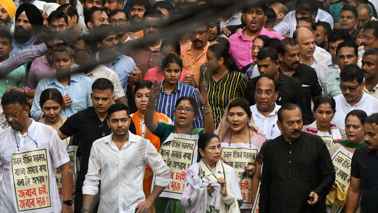 Mamata Banerjee leads protest in Kolkata against 'harassment of Bengalis'
