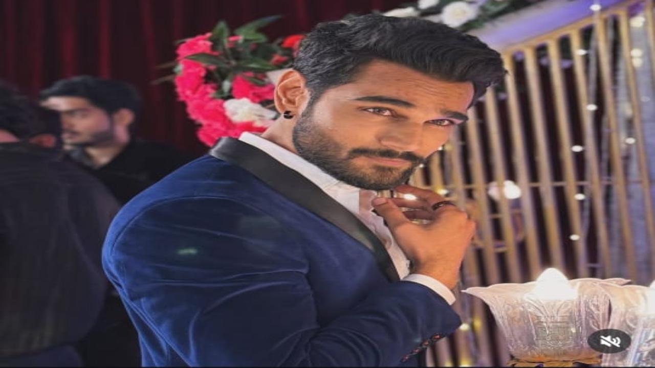 Singer Yasser Desai booked for performing dangerous stunt on sea link